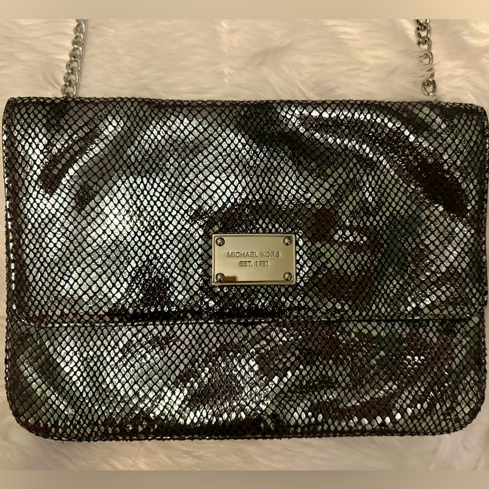MICHAEL KORS EVENING SILVER CLUTCH
